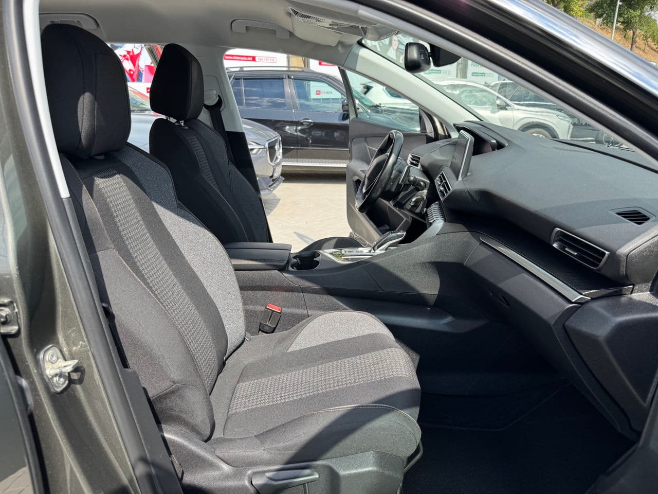 2019 Peugeot 3008 — Miniatură 16
