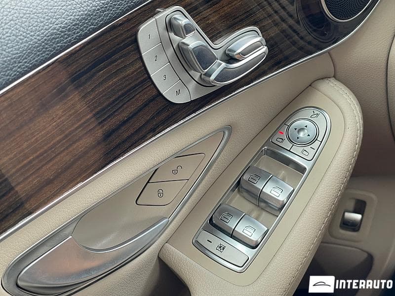 2017 Mercedes C 300 — Miniatură 16