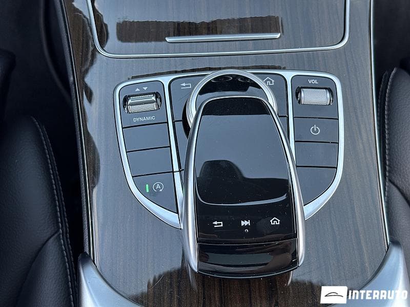 2020 Mercedes C 300 — Miniatură 12