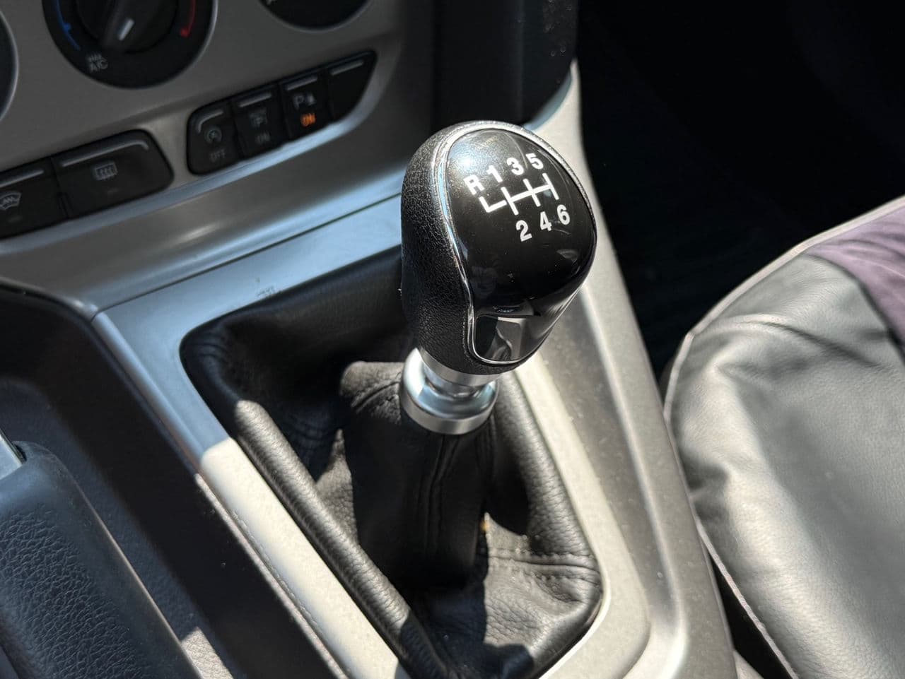 2014 Ford Focus — Miniatură 12