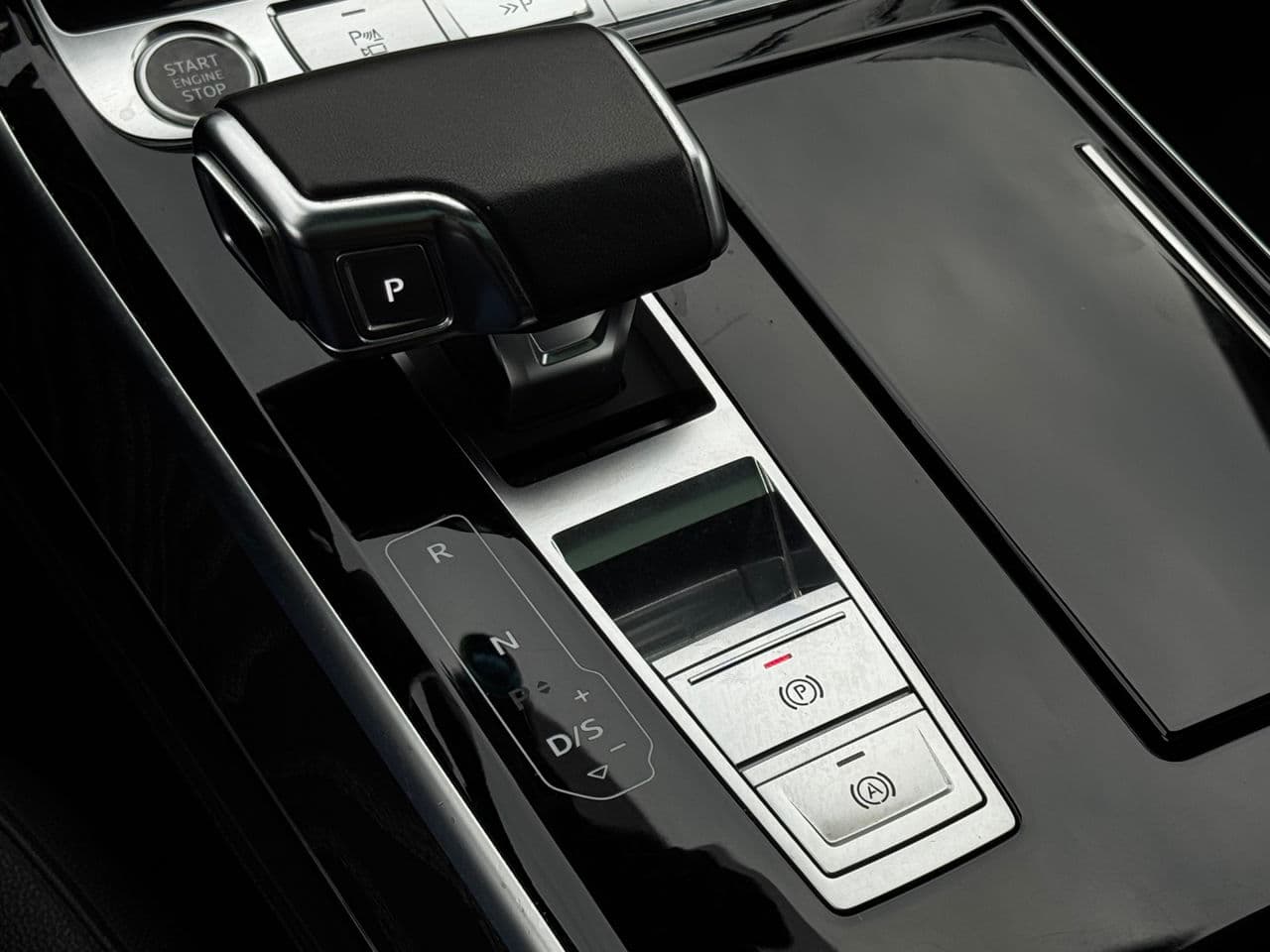 2022 Audi A8 — Miniatură 15