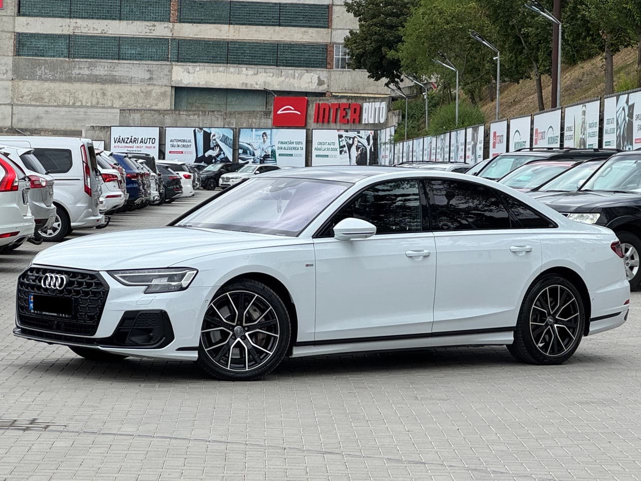 2022 Audi A8 — Miniatură 2