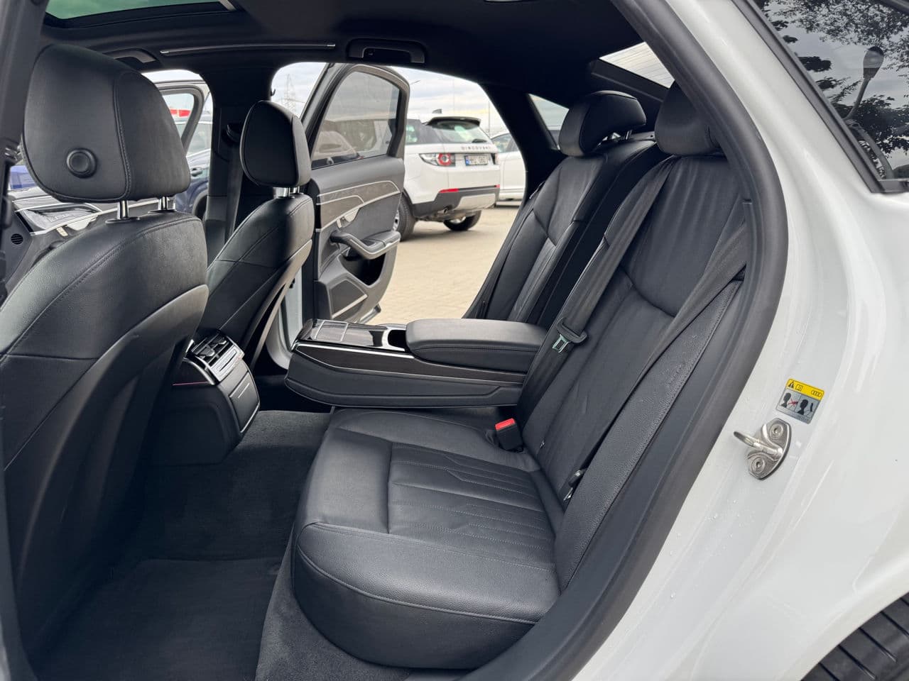 2022 Audi A8 — Miniatură 16
