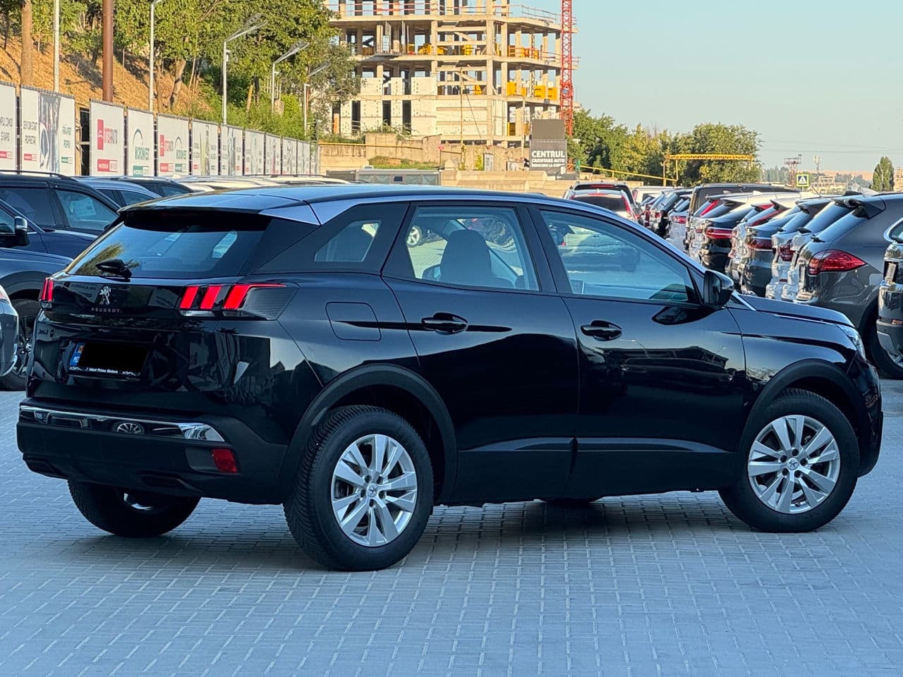 2018 Peugeot 3008 — Miniatură 3