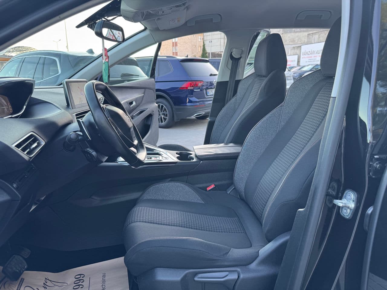 2018 Peugeot 3008 — Miniatură 5