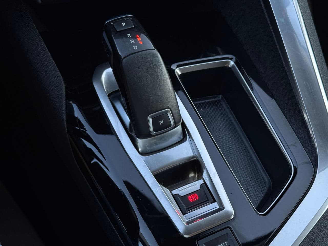 2018 Peugeot 3008 — Miniatură 13