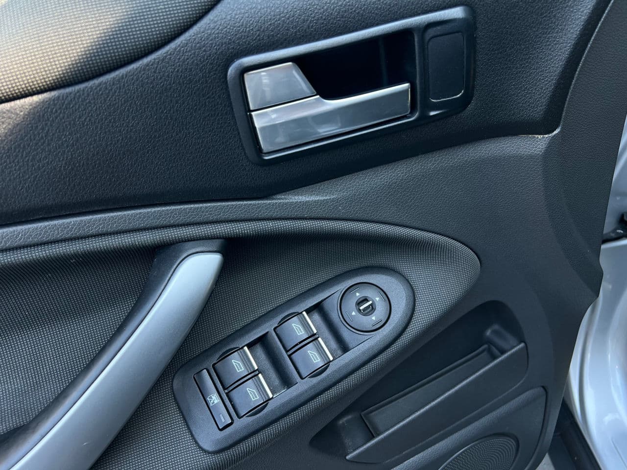 2012 Ford Kuga — Miniatură 6