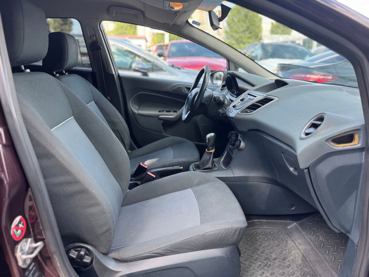 2011 Ford Fiesta — Miniatură 18