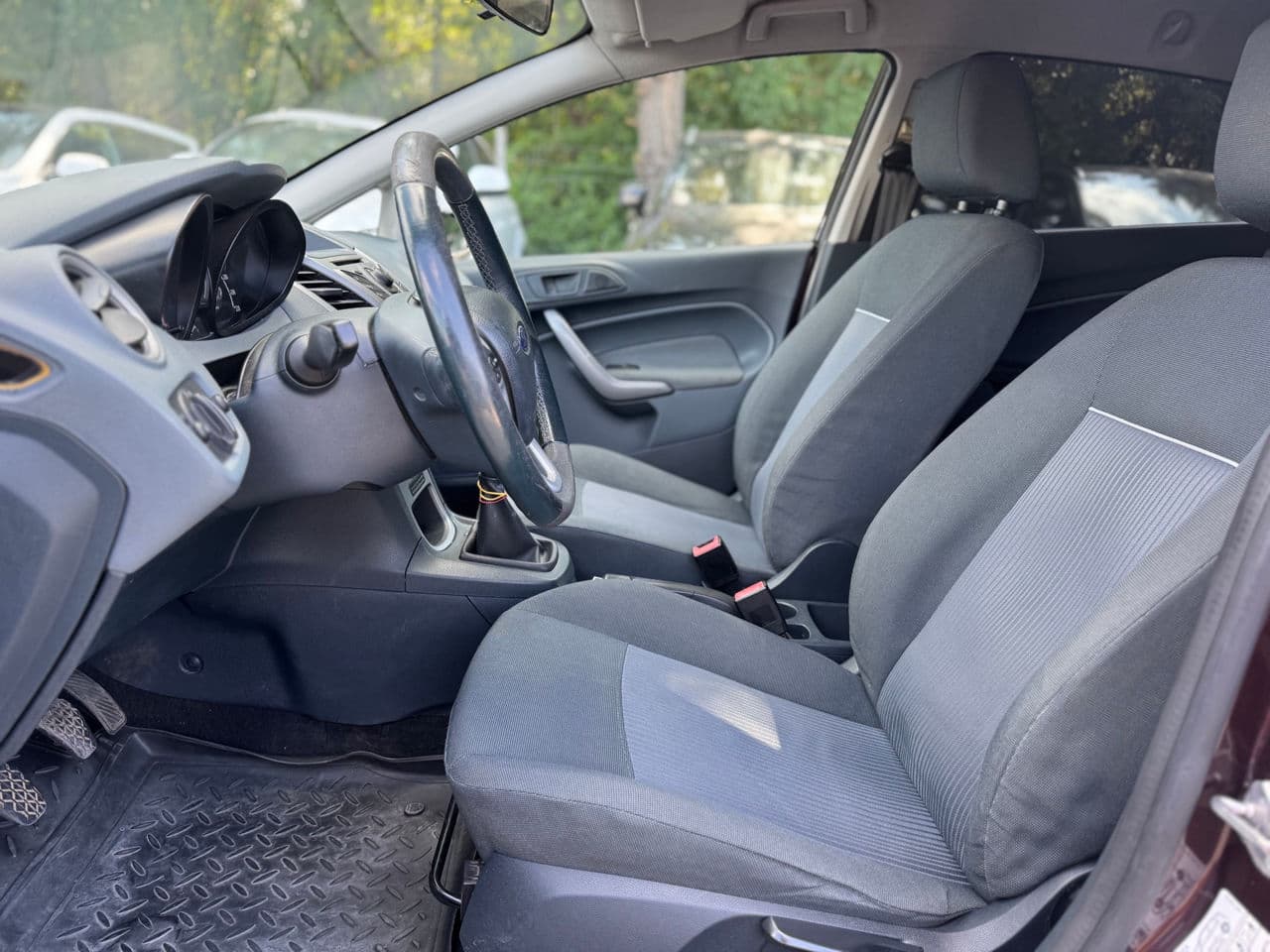 2011 Ford Fiesta — Miniatură 7