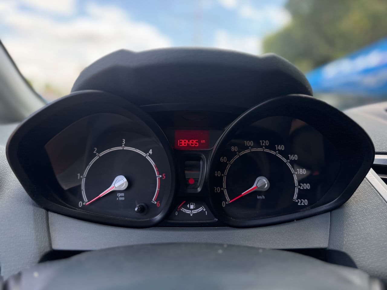 2011 Ford Fiesta — Miniatură 11