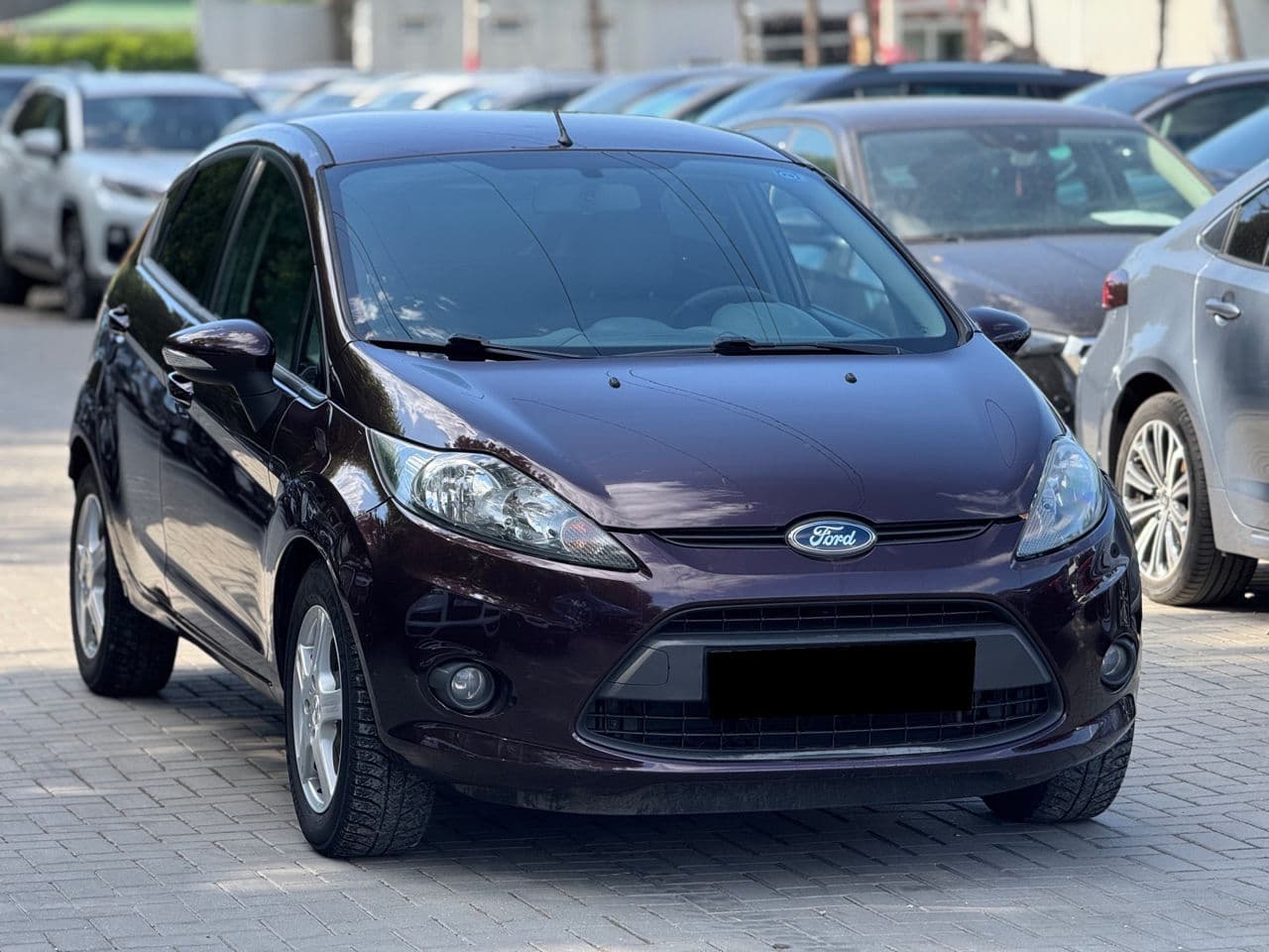 2011 Ford Fiesta — Miniatură 3