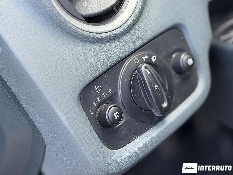 2011 Ford Fiesta — Miniatură 9