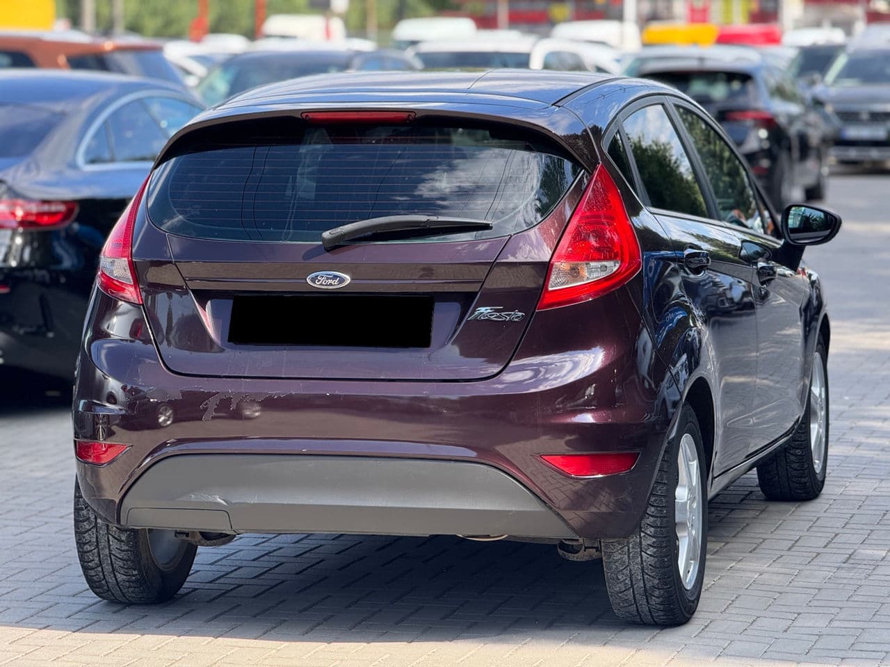 2011 Ford Fiesta — Miniatură 4