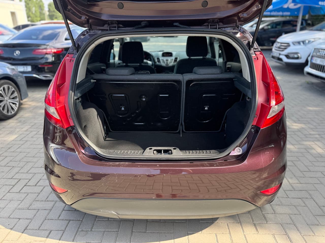 2011 Ford Fiesta — Miniatură 5