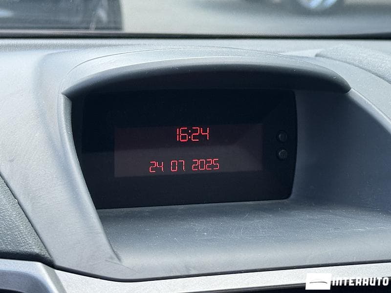 2011 Ford Fiesta — Miniatură 12