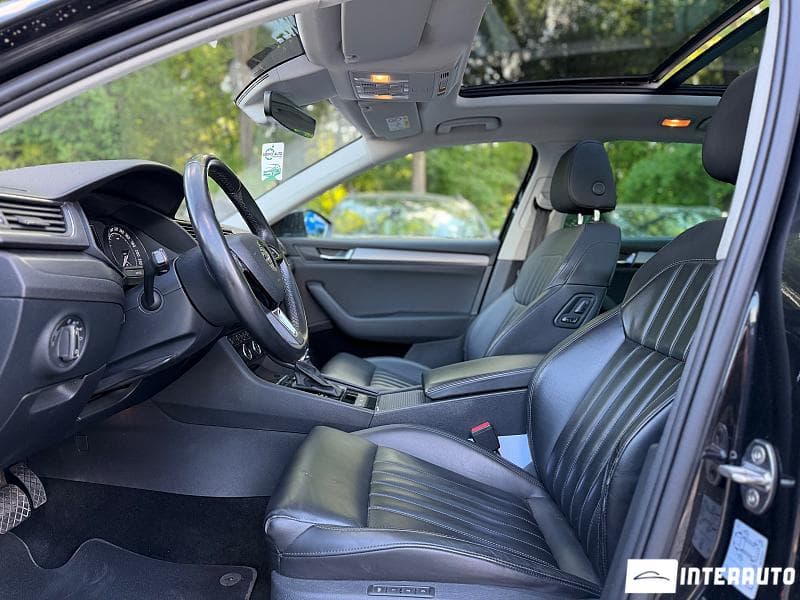 2019 Skoda Superb — Miniatură 8