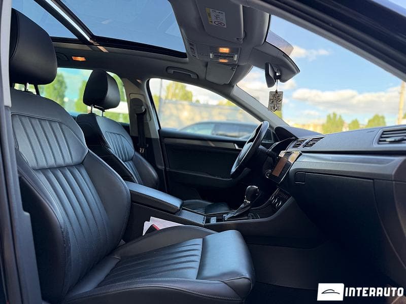 2019 Skoda Superb — Miniatură 15