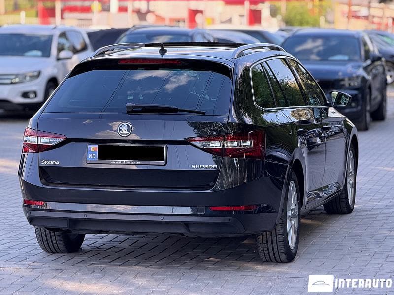 2019 Skoda Superb — Miniatură 2