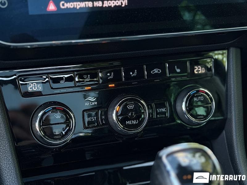 2019 Skoda Superb — Miniatură 13