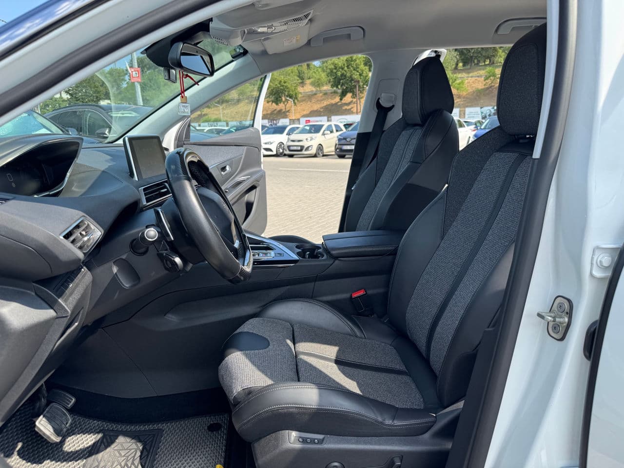 2018 Peugeot 5008 — Miniatură 5