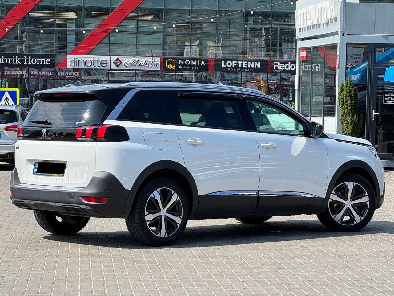2018 Peugeot 5008 — Miniatură 3