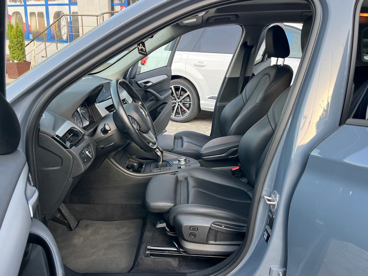 2020 BMW X1 1.6D — Miniatură 5