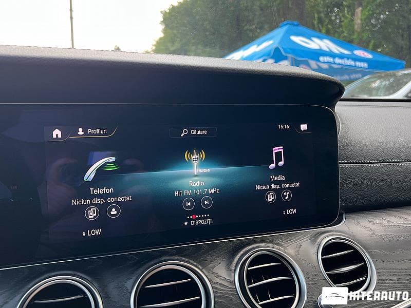 2021 Mercedes E 220 — Miniatură 16