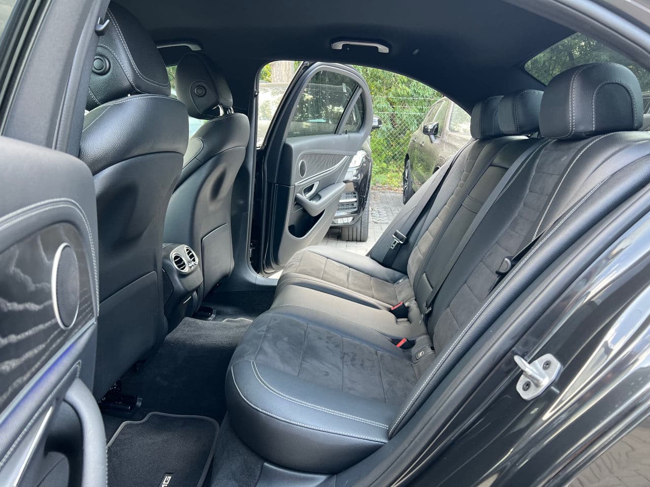 2021 Mercedes E 220 — Miniatură 21