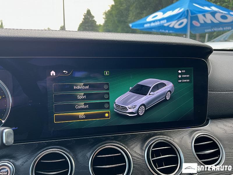 2021 Mercedes E 220 — Miniatură 14