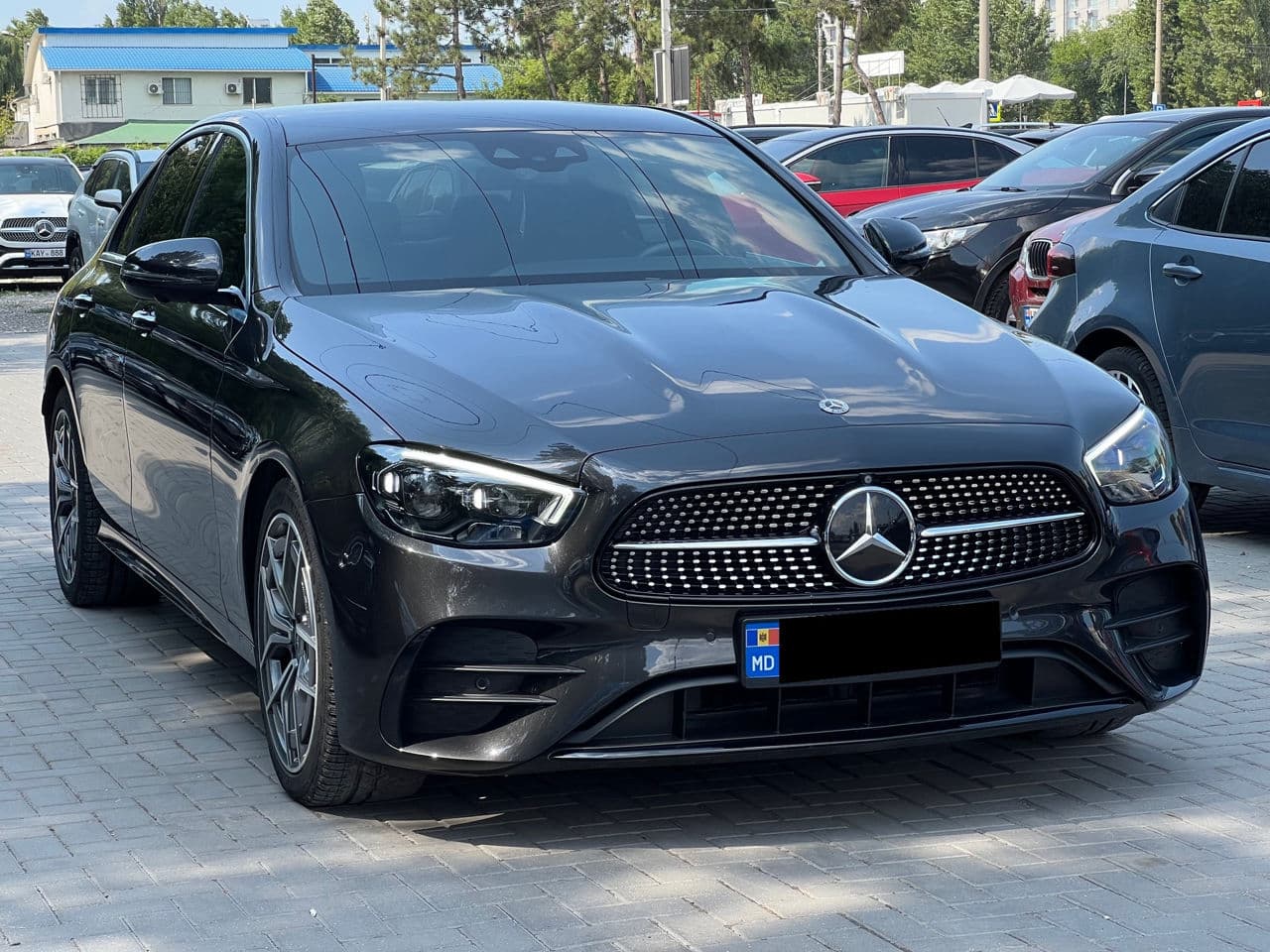2021 Mercedes E 220 — Miniatură 3