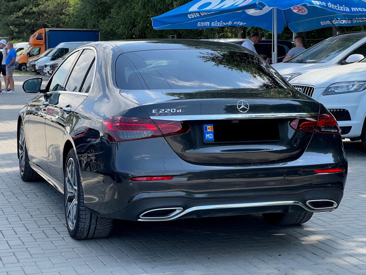 2021 Mercedes E 220 — Miniatură 4