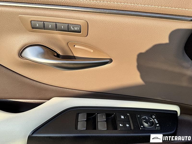 Lexus ES 300h 2019 — Миниатюра 21