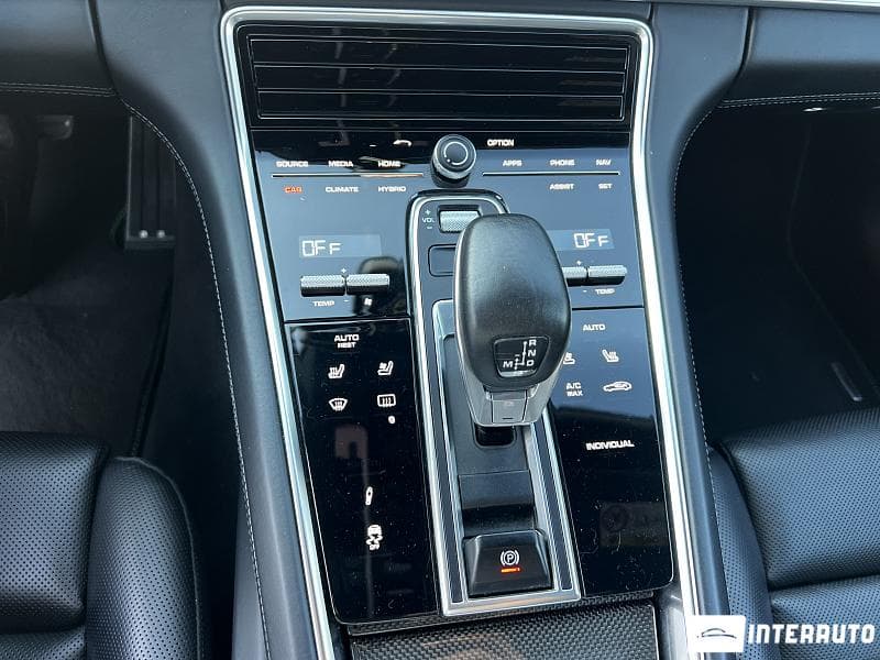 2017 Porsche Panamera 4 — Miniatură 14
