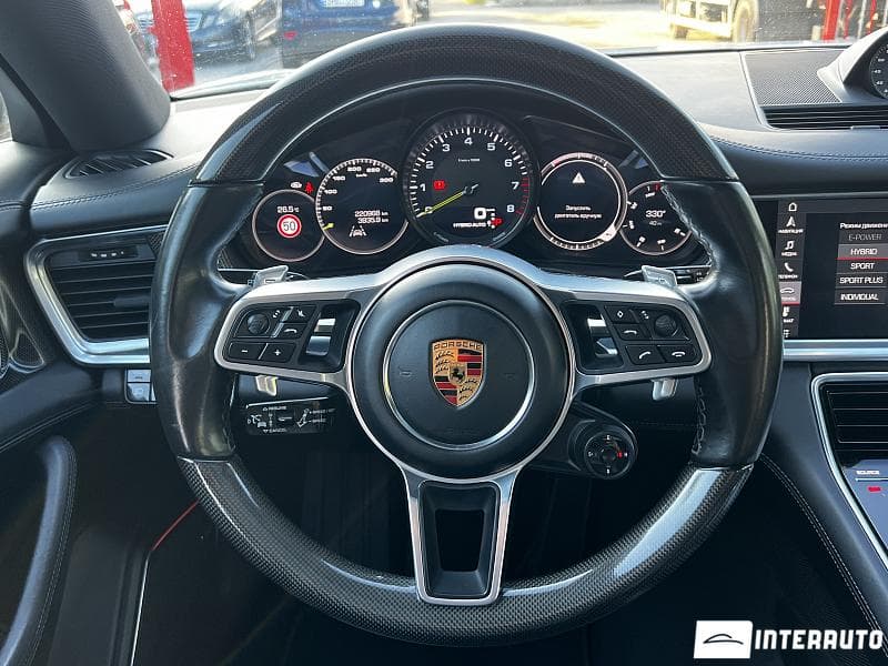 2017 Porsche Panamera 4 — Miniatură 10