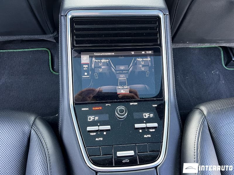 2017 Porsche Panamera 4 — Miniatură 15