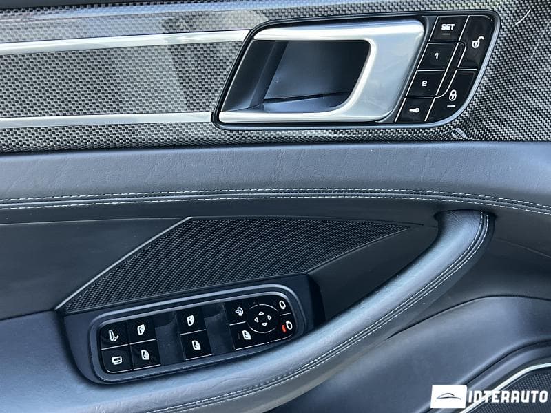 2017 Porsche Panamera 4 — Miniatură 17
