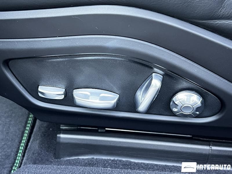 2017 Porsche Panamera 4 — Miniatură 20