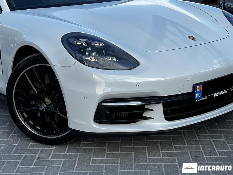 2017 Porsche Panamera 4 — Miniatură 21
