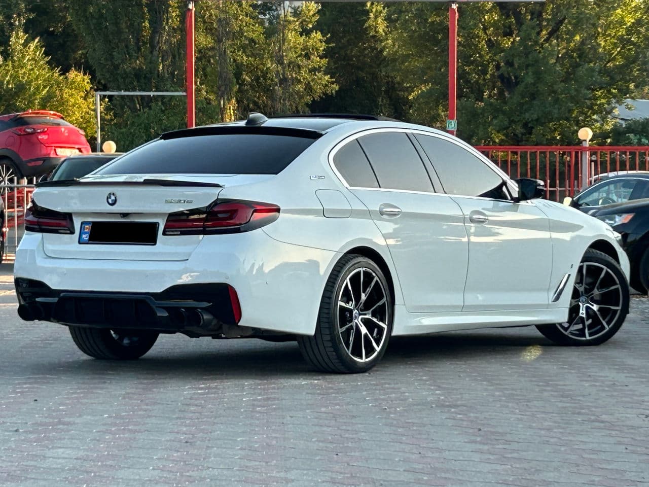 BMW 530e 2017 — Миниатюра 3