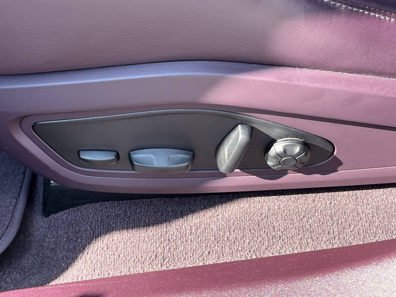 2022 Porsche Taycan — Miniatură 12
