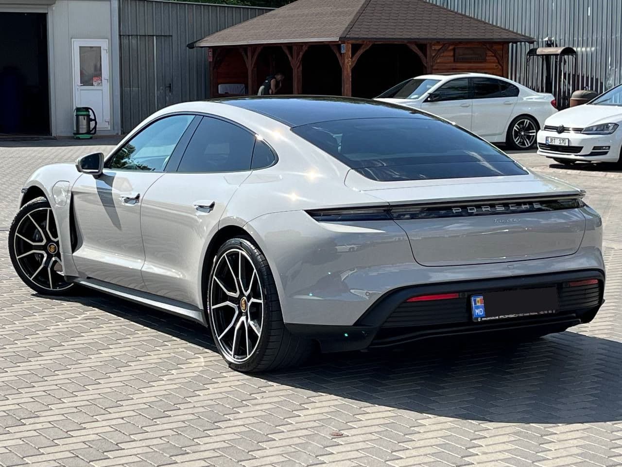 2022 Porsche Taycan — Miniatură 2