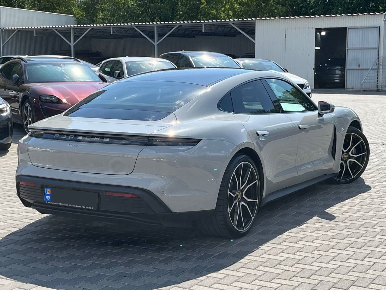 2022 Porsche Taycan — Miniatură 4