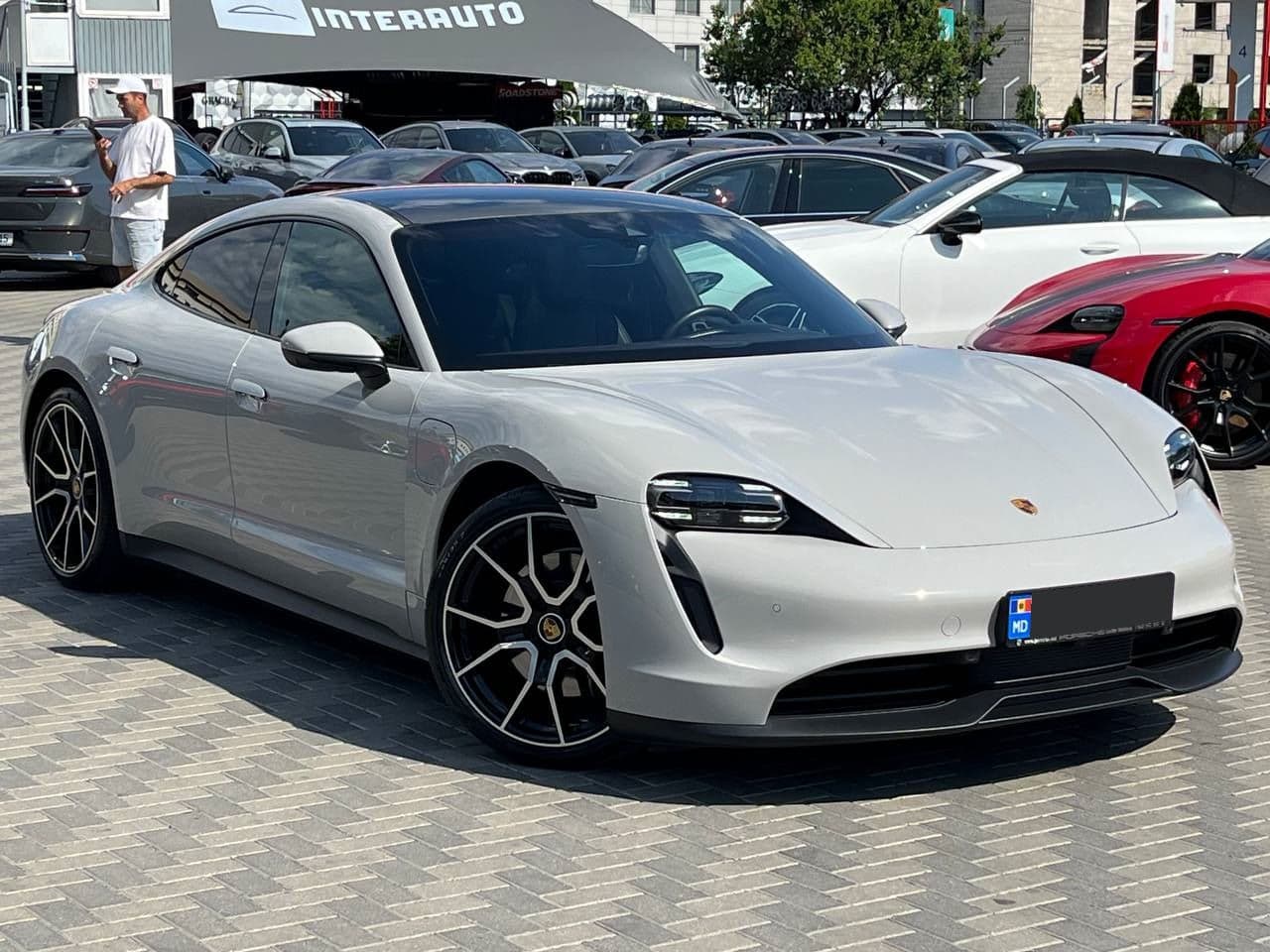 2022 Porsche Taycan — Miniatură 3