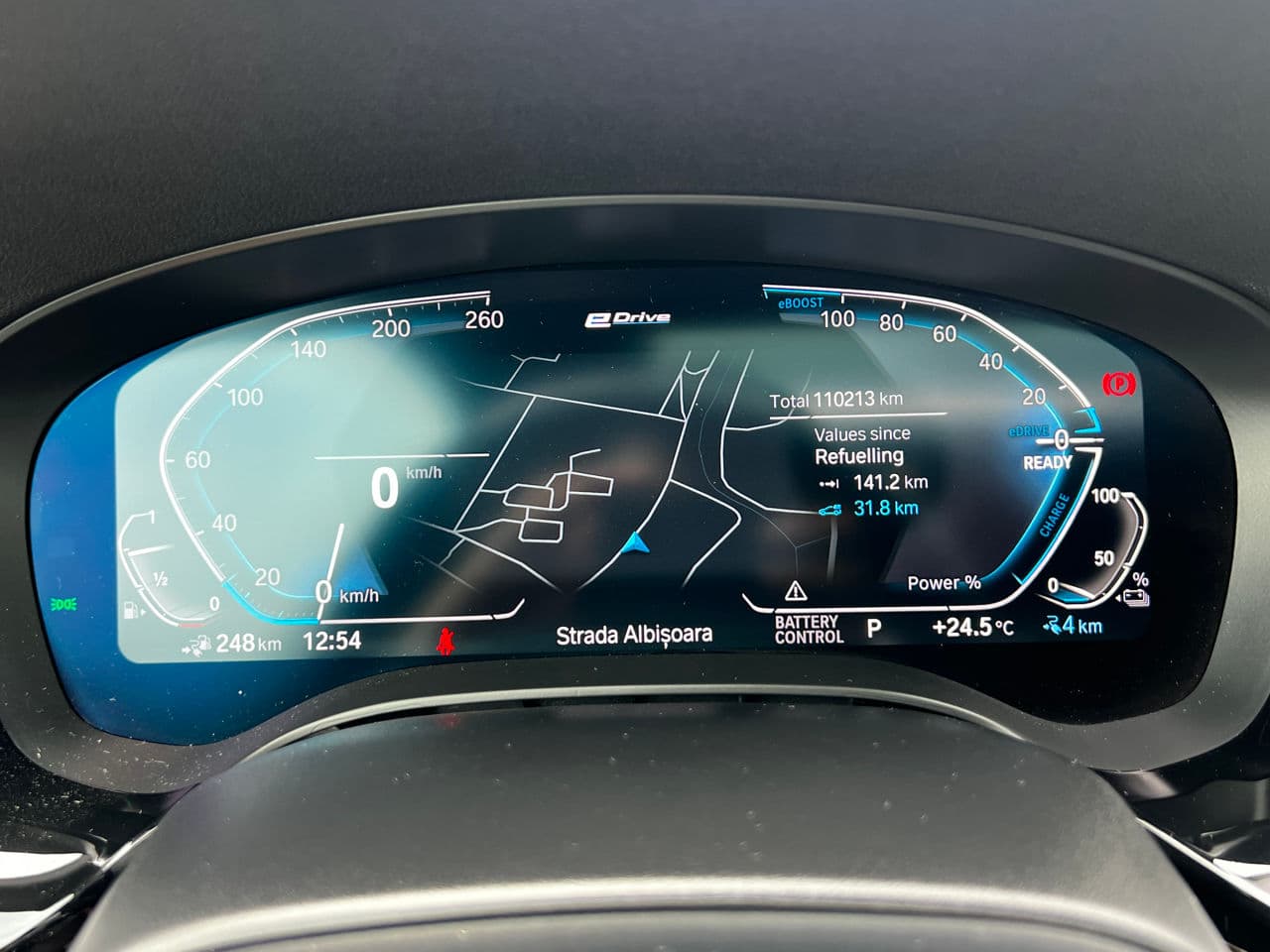 2021 BMW 545e — Miniatură 10