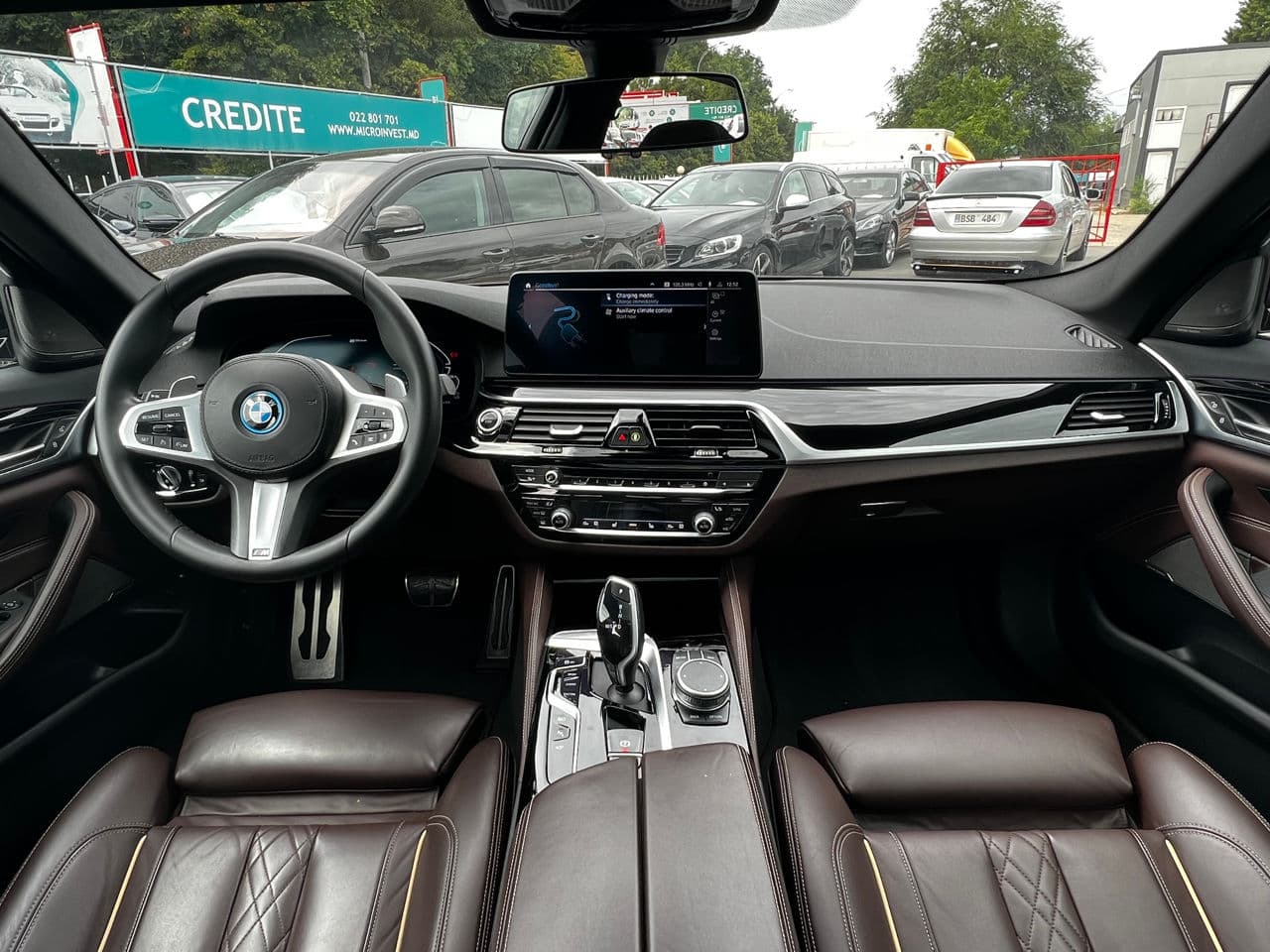 2021 BMW 545e — Miniatură 7
