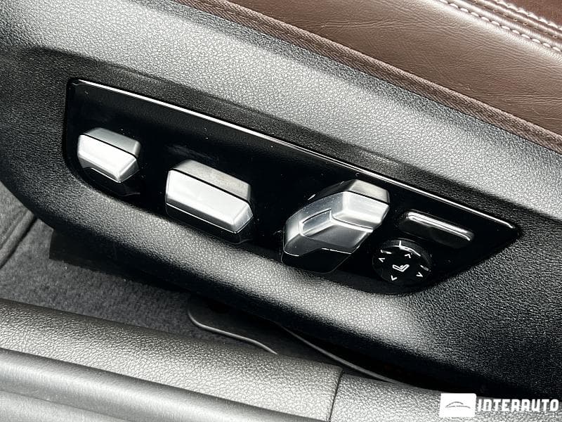 2021 BMW 545e — Miniatură 17
