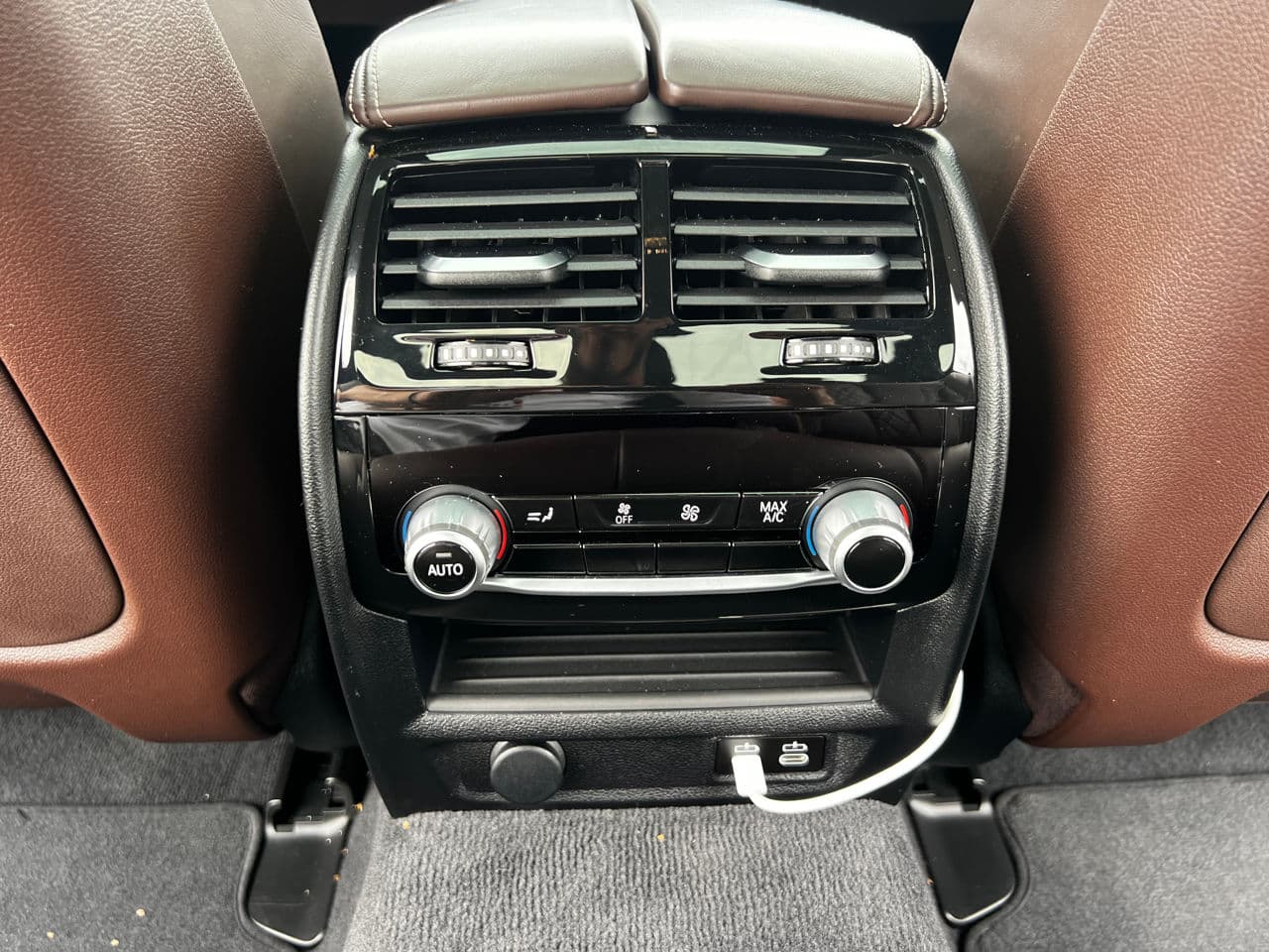 2021 BMW 545e — Miniatură 23