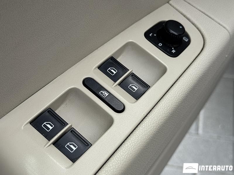 2012 Skoda Superb — Miniatură 18