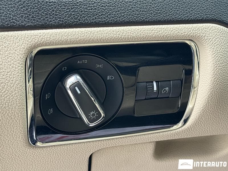 2012 Skoda Superb — Miniatură 17