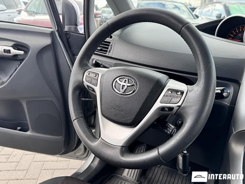 Toyota Verso 2011 — Миниатюра 7